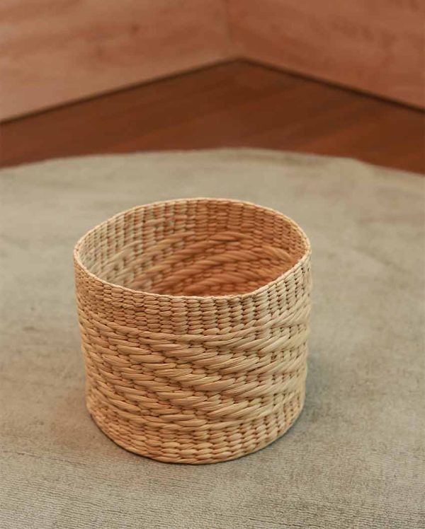 Earthy Touch Natural Kauna Grass Planter | Beige | Plant Not Included Fashion