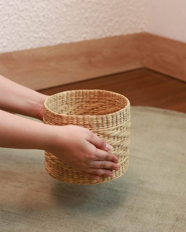 Earthy Touch Natural Kauna Grass Planter | Beige | Plant Not Included Fashion